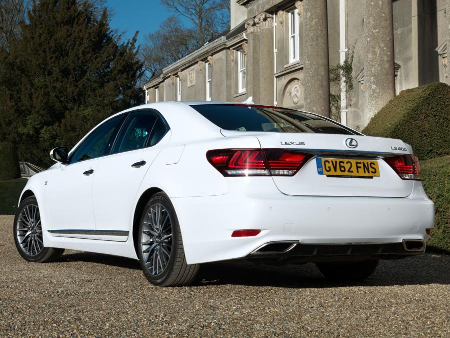  Lexus LS460 F-Sport 2012 года  (UK) (фото 8 из 16)